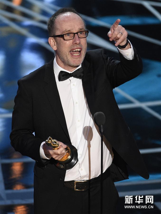 組圖:第89屆奧斯卡頒獎(jiǎng)禮 獲獎(jiǎng)眾星手捧小金人