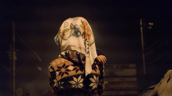 說明: Macintosh HD:Users:chendong:Desktop:張乾琦 工作坊:工作坊:官方作品:中文圖說:AZMA:8. 張乾琦，“AZMA”視頻截圖，2017 .jpg