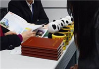 賣房留學(xué)月薪五千，出國到底值不值？